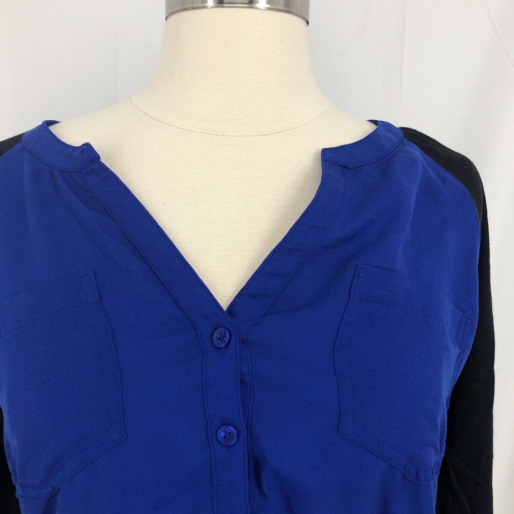 Express - women’s Medium top 3/4 sleeves Black Blue